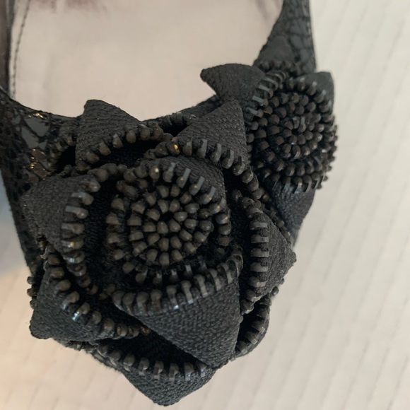 Kenneth Cole women’s black patent leather cone heel pump shoes size 10 - Picture 4 of 9